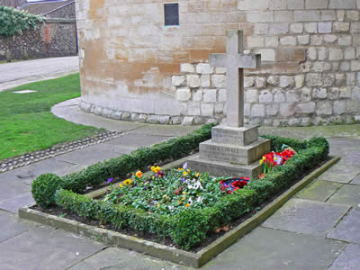 Edith Cavell Grave