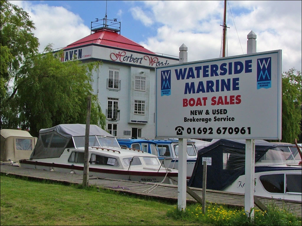 Potter Heigham, Norfolk Broads, including Potter Bridge, Lathams