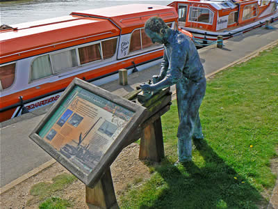 Reedham Boatbuilding Statue